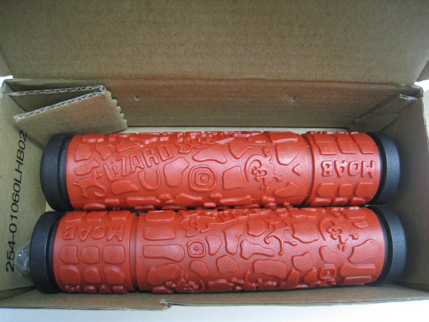 LIZARD SKINS MOAB Muff~Red/ LIZARD SKINS MOAB GRIP~RED