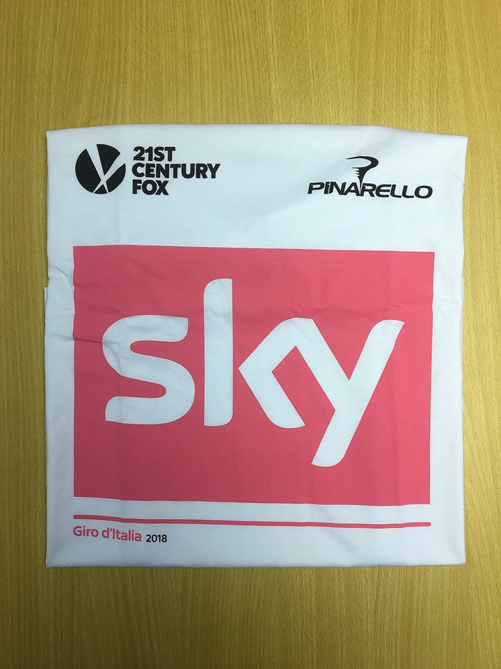 Pinarello GIRO 環意限量Tshirt/ Pinarello GIRO Tshirt