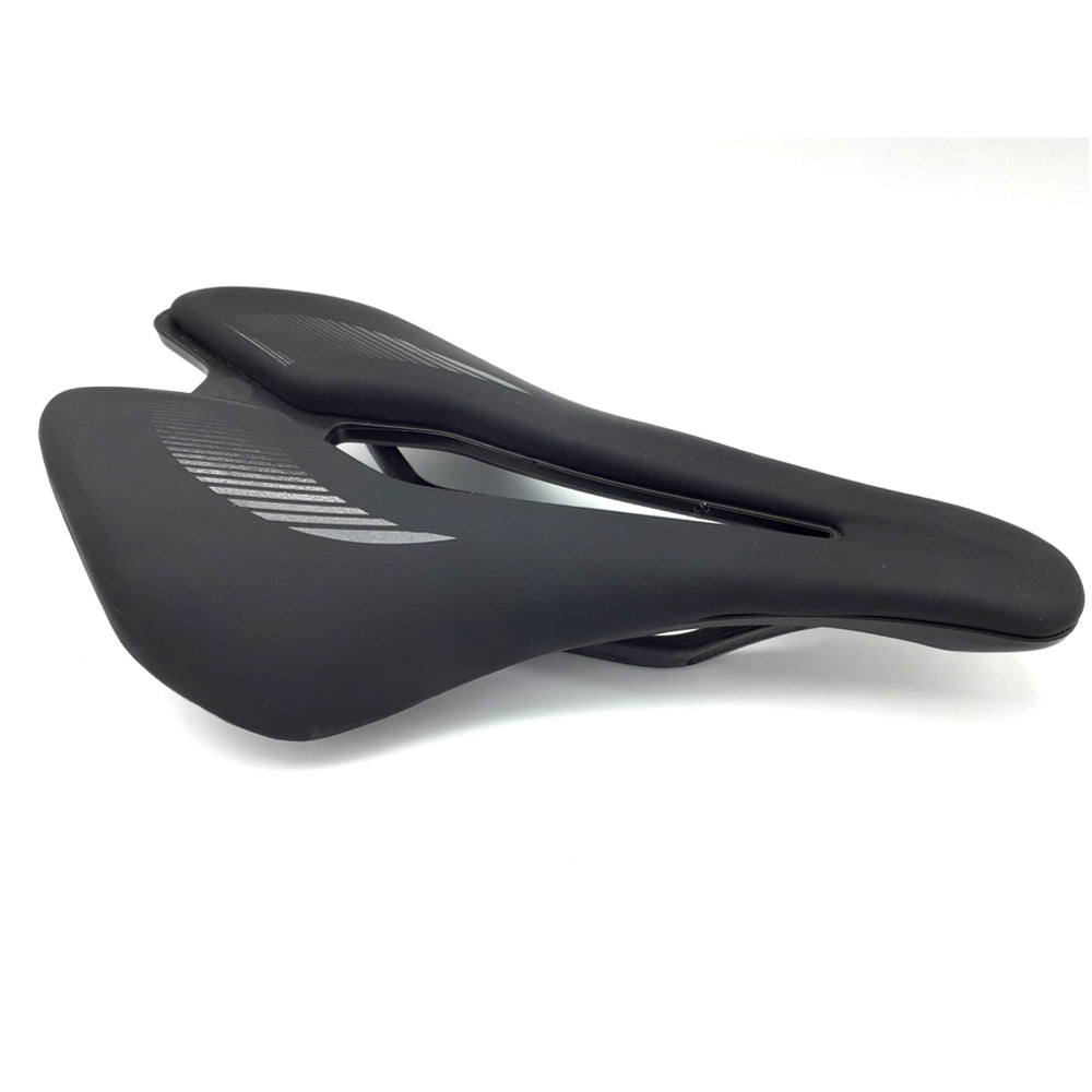 Pinarello Lynxs Ultrafast Superflow Carbon Saddle~Black/ Pinarello Lynxs Ultrafast Superflow Carbon Saddle~Black