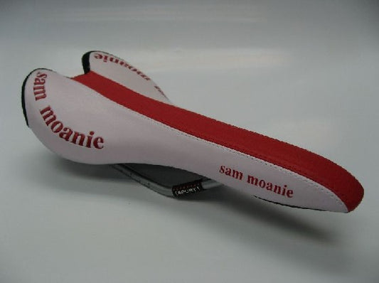SAM MOANIE SPORT (Sardine Bow) Red in the middle and white seats on both sides-1008B107 / SAM MOANIE SPORT SADDLE-1008B107-WH/RD