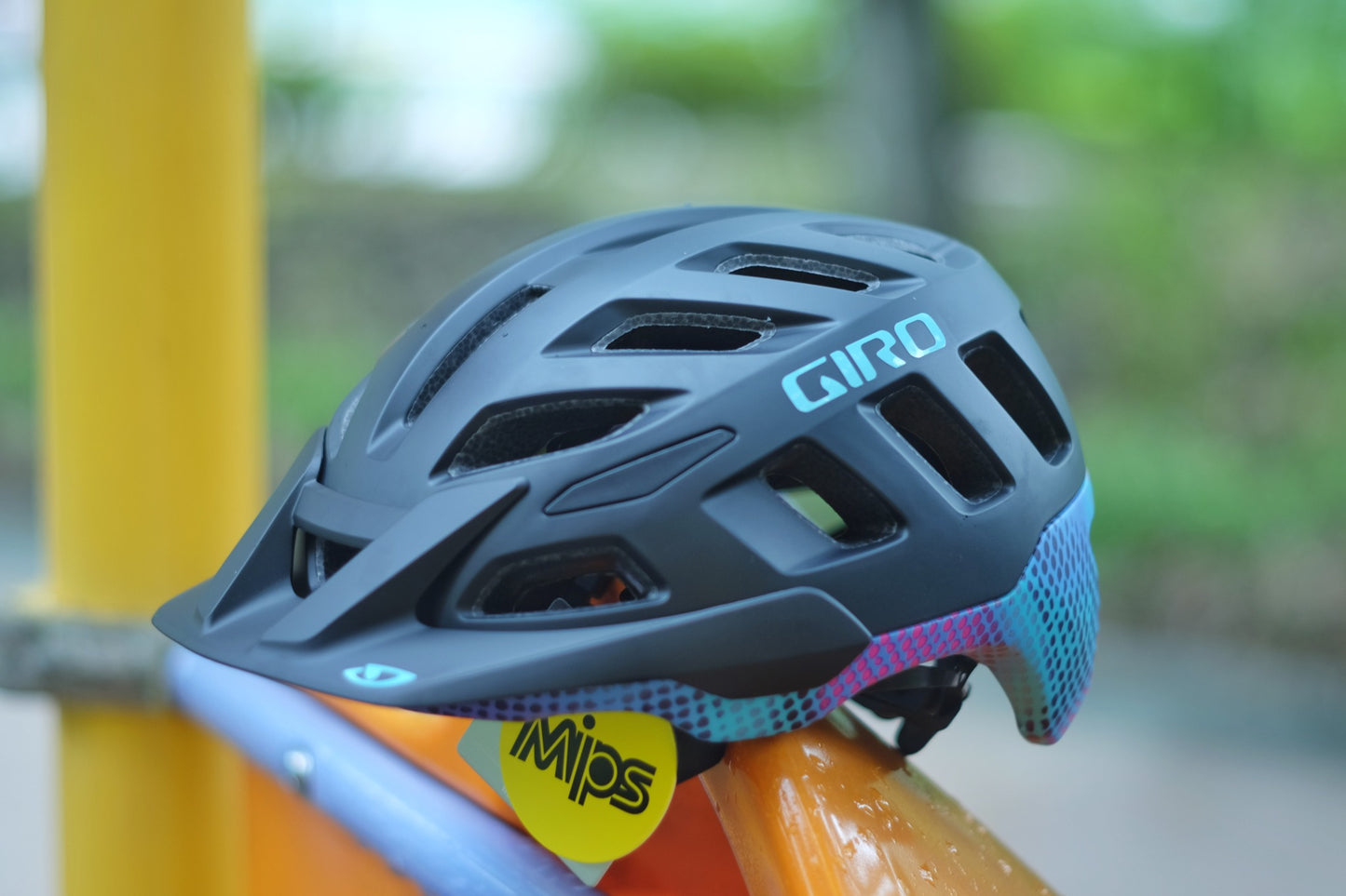 GIRO RADIX MIPS 頭盔