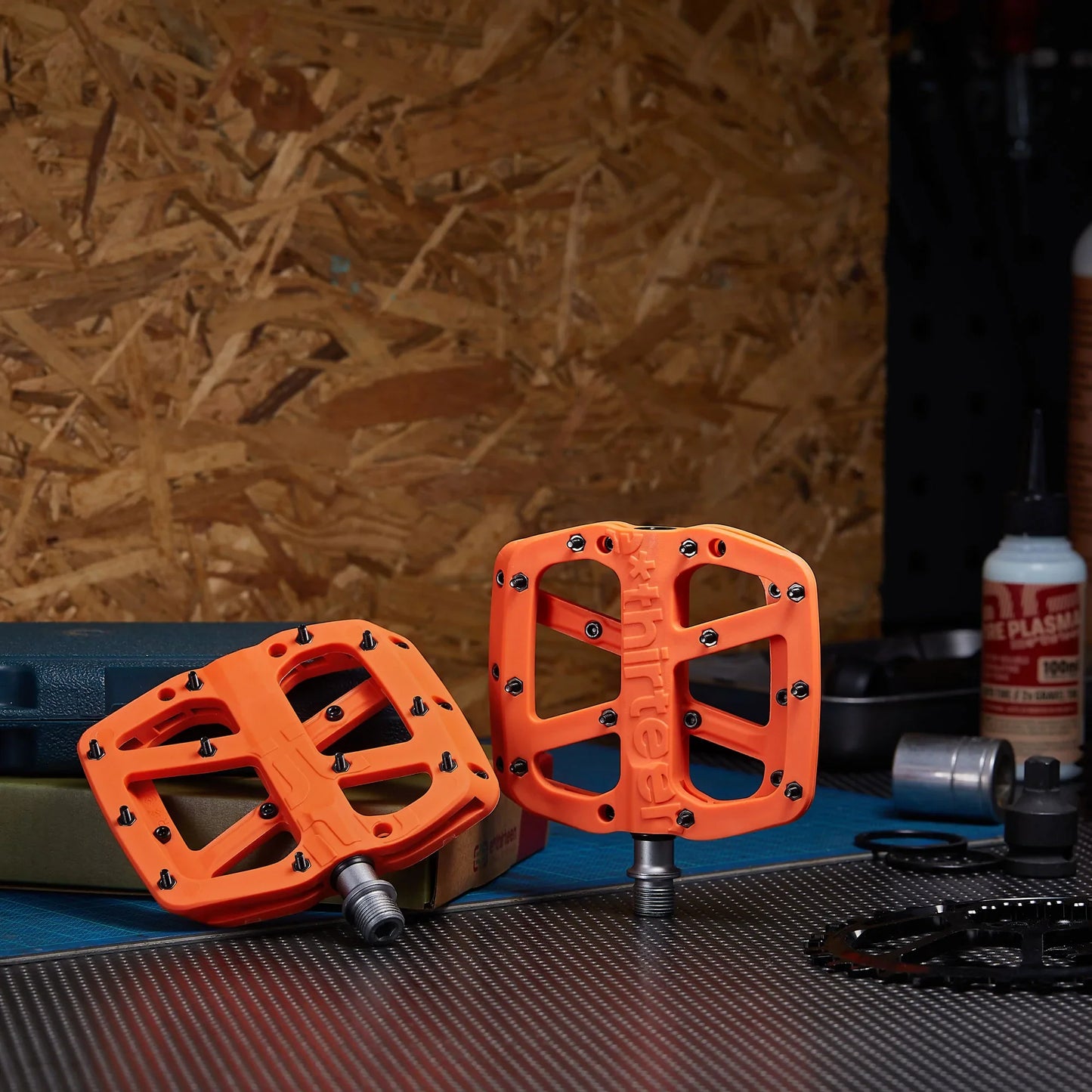 e13 pedals E13 mountain bike pedals/E13 Base Flat Pedals – THE BICYCLE SHOP (H.K.)